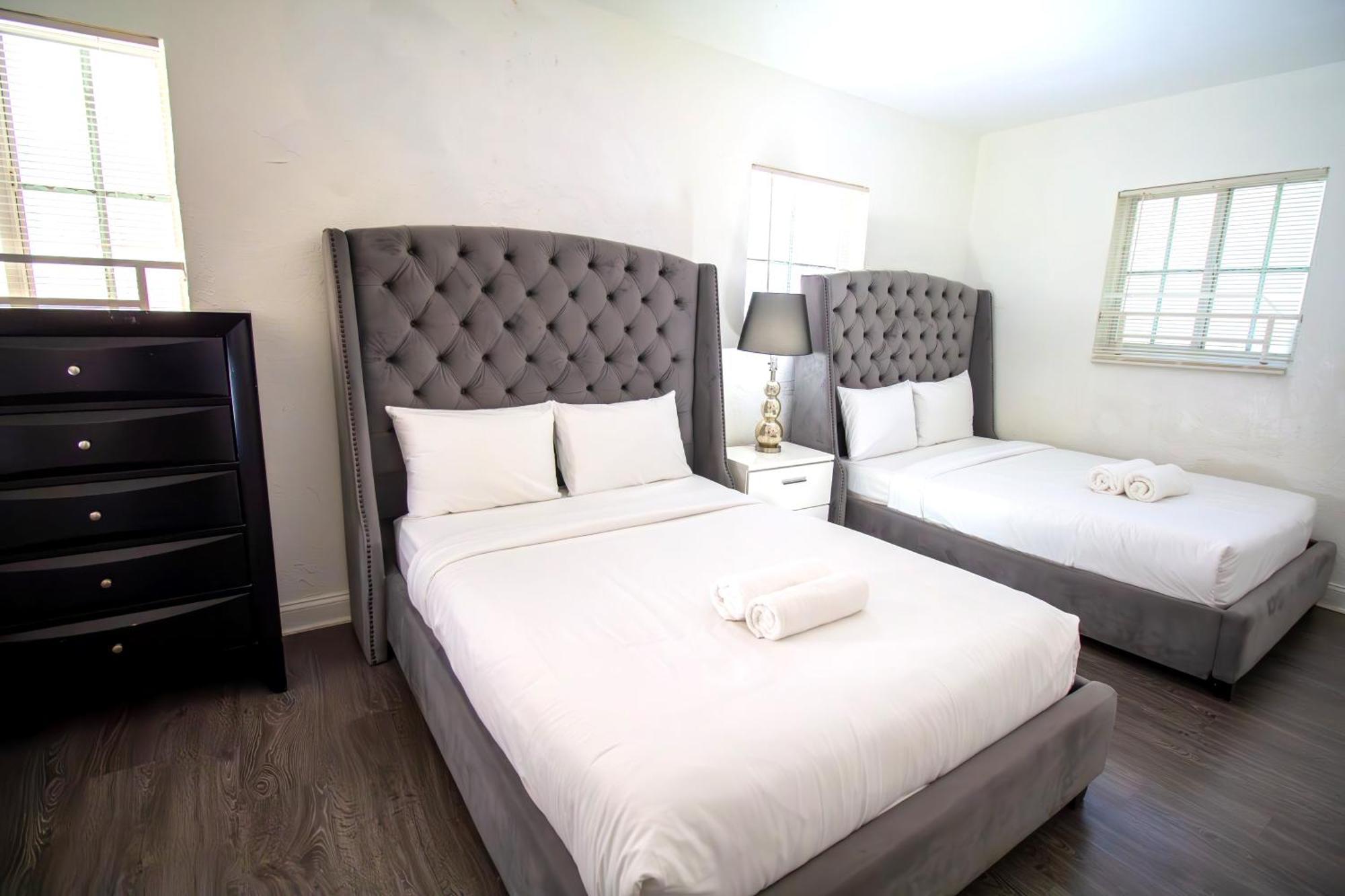 Courtyard Apartments Part Of The Oasis Casita Collection 마이애미 비치 외부 사진
