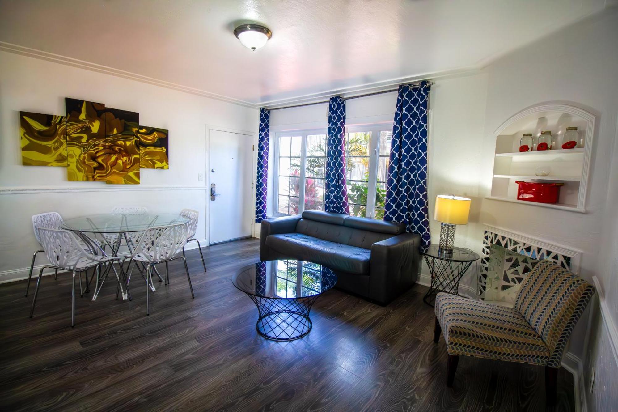 Courtyard Apartments Part Of The Oasis Casita Collection 마이애미 비치 외부 사진