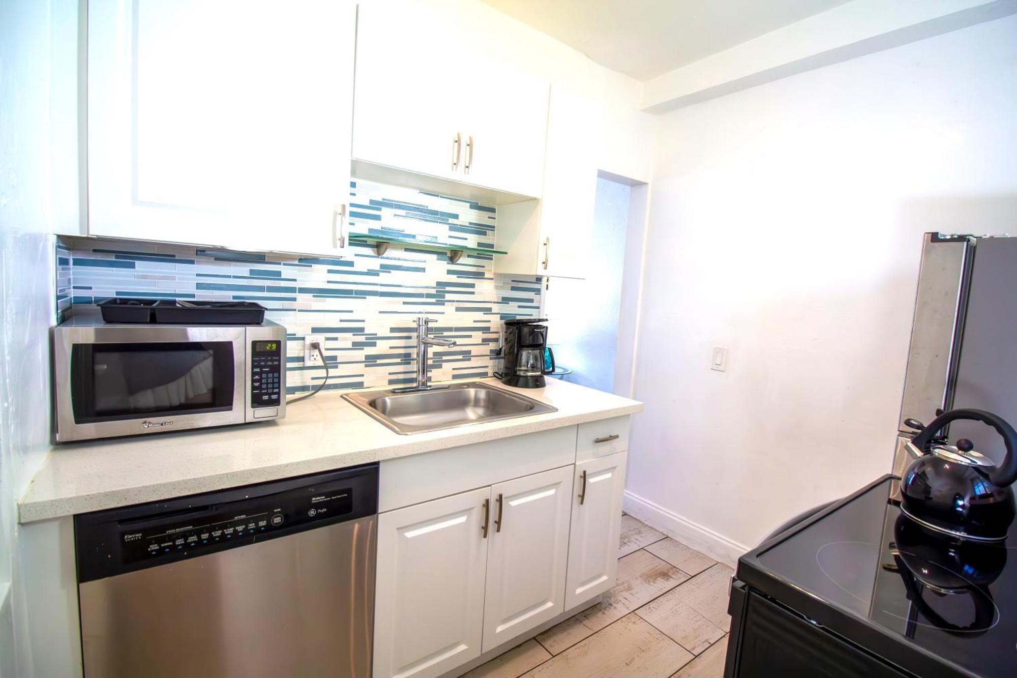 Courtyard Apartments Part Of The Oasis Casita Collection 마이애미 비치 외부 사진
