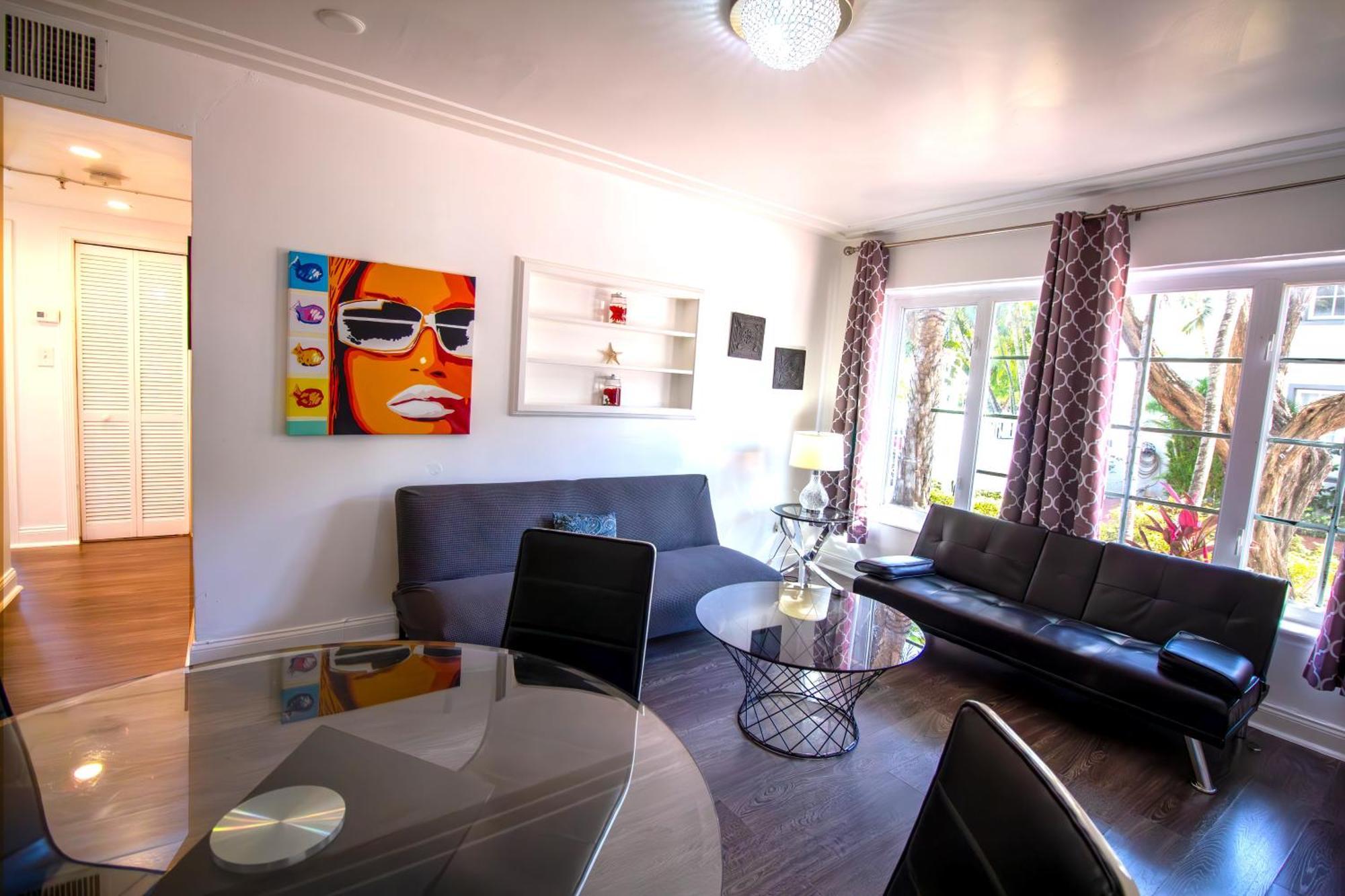 Courtyard Apartments Part Of The Oasis Casita Collection 마이애미 비치 외부 사진