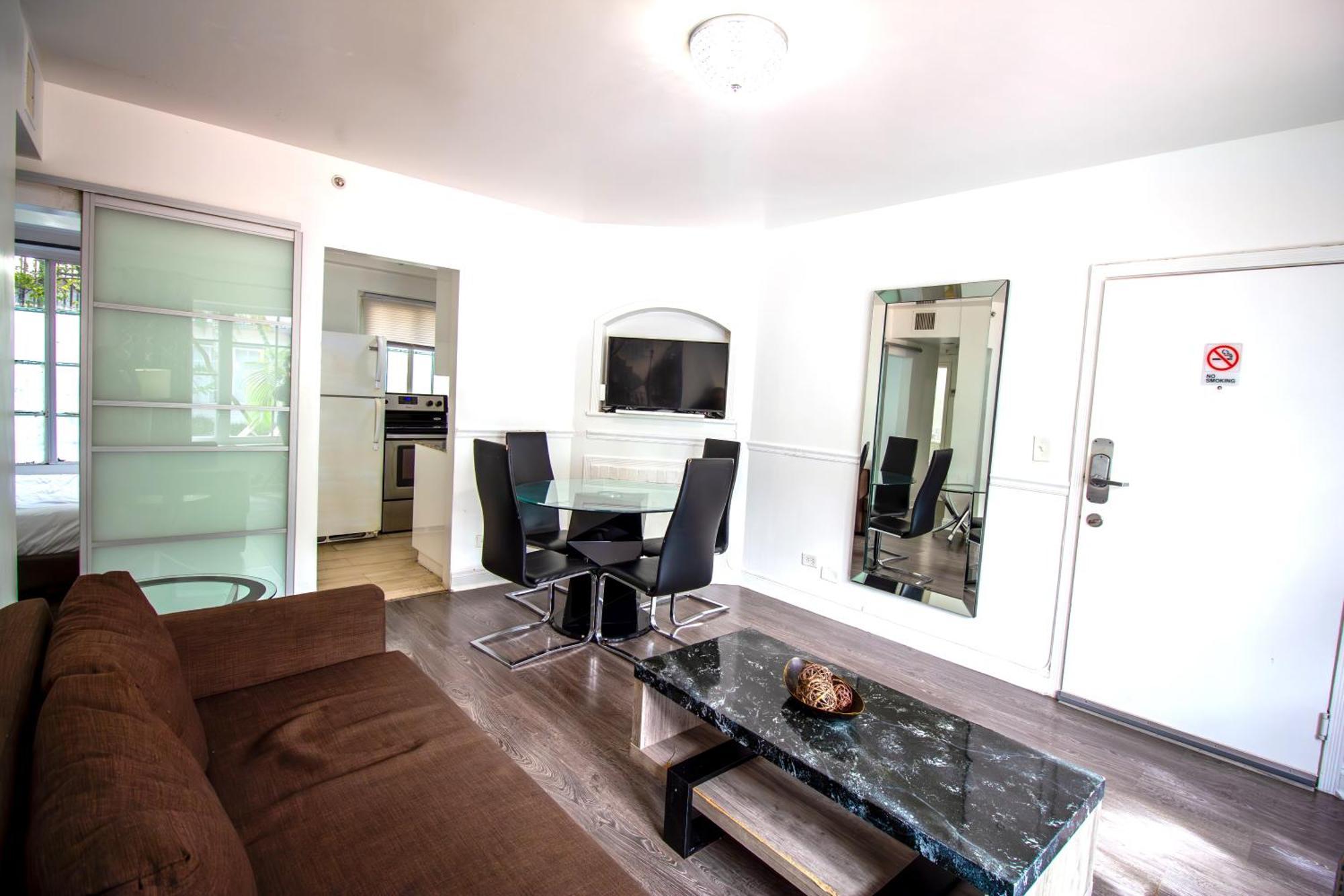 Courtyard Apartments Part Of The Oasis Casita Collection 마이애미 비치 외부 사진